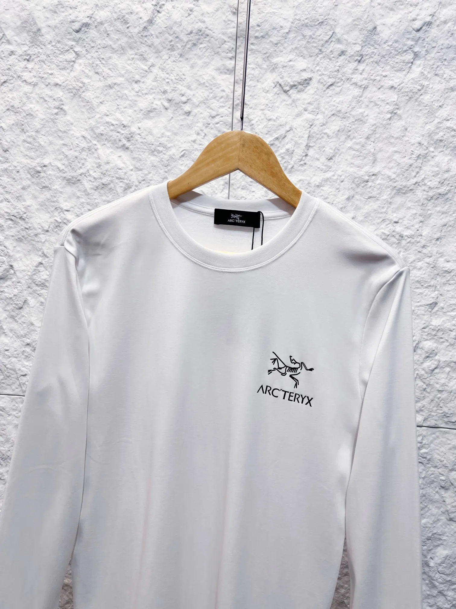 Arc'teryx （ In Stock ） T ， T ，； 。 ， ； 、 ， 。 ：Black White Sizes：S-2XL （ ）